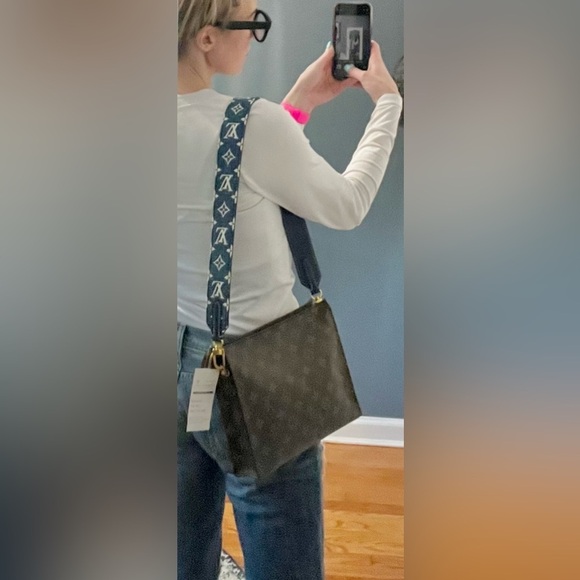 Louis Vuitton Denim Bandolier Strap. 35” long. Impossible to find! - Picture 13 of 16